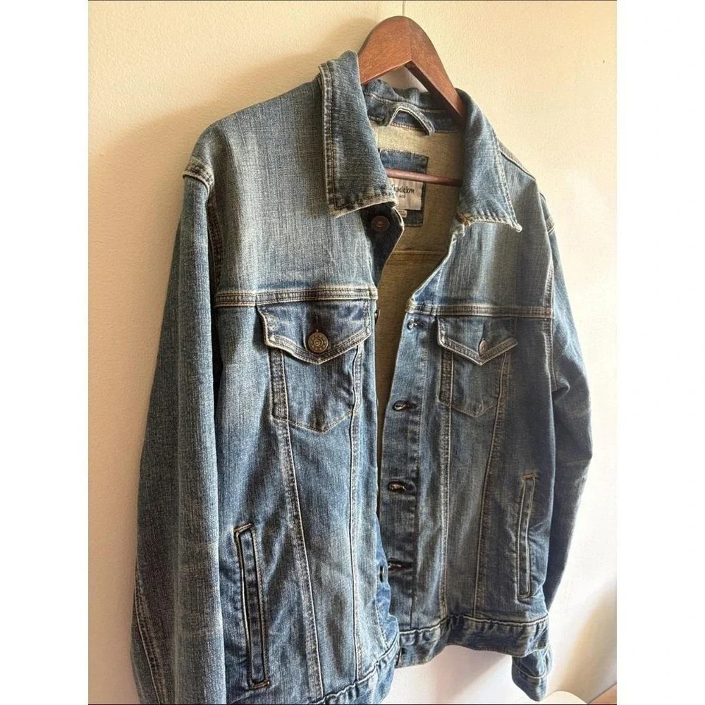 Goodfellow & Co Light Wash Denim Trucker Jacket Medium